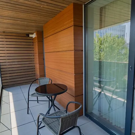 Verdant Parkside Living: Studio By Park